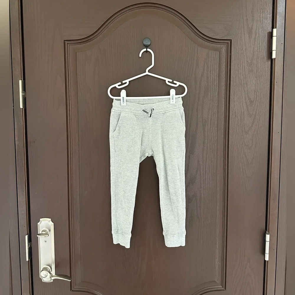 3/$15 H&M Thermal Waffle Knit Jogger Pants with Pockets Light Gray Size 5T